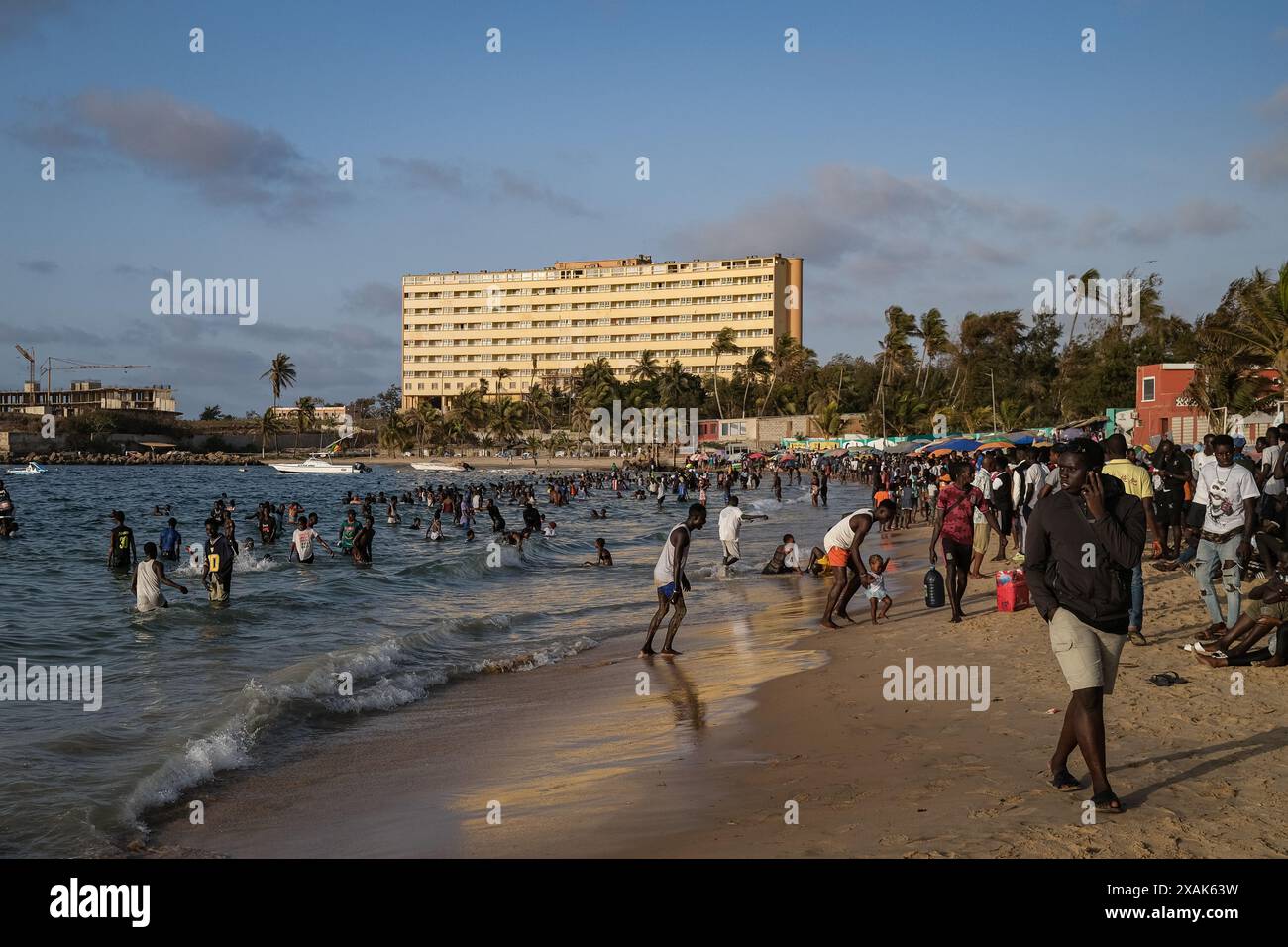 Nicolas Remene/Le Pictorium - Ngor beach in Dakar, Senegal. 02nd June, 2024. Senegal/Dakar/Dakar - Crowds of people flocked to Dakar's Ngor beach this Sunday, June 2, 2024, to enjoy a warm and sunny day. Credit: LE PICTORIUM/Alamy Live News Stock Photo