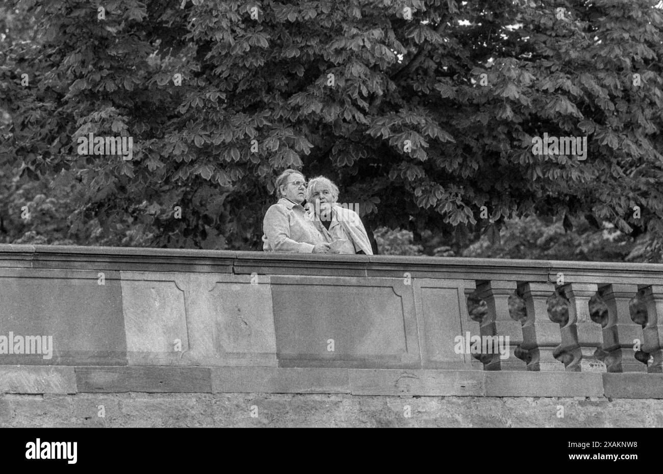 Fulda citizens observe the actions of the peace activists, actions of ...