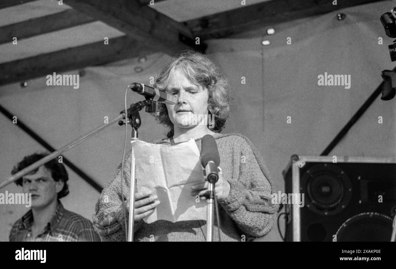 Johanna Walther, activist of the Fulda Peace Initiative with a speech ...
