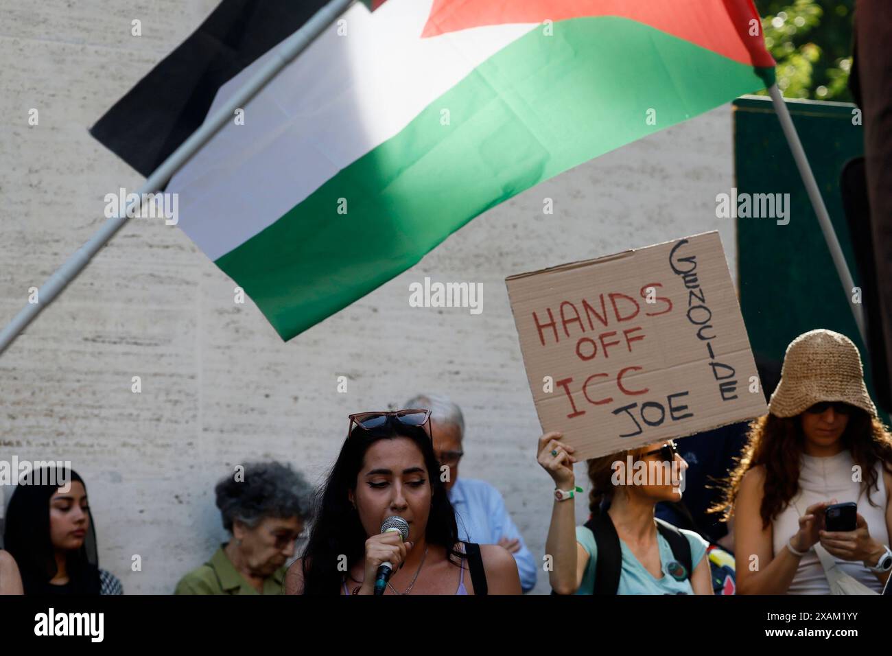 Roma, Italia. 07th June, 2024. Manifestazione di solidarietà con la Palestina davanti all'ambasciata americana - Cronaca - Roma, Italia -Venerdì, 7 Giugno 2024 (foto Cecilia Fabiano/LaPresse) Demonstration of solidarity with Palestine in front of the american embassy - News - Rome, Italy - Friday, 7 June 2024 (photo Cecilia Fabiano/LaPresse) Credit: LaPresse/Alamy Live News Stock Photo