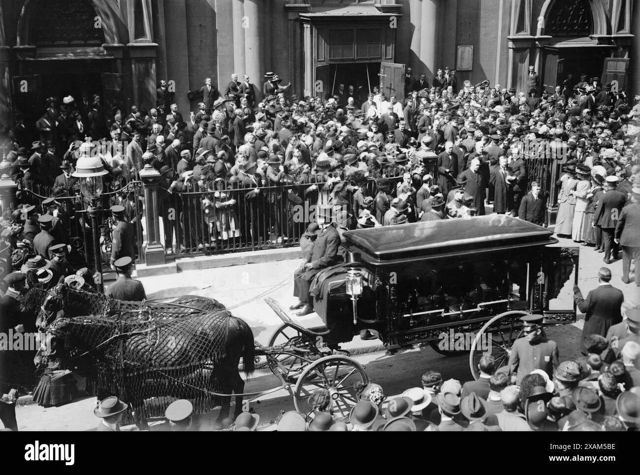 Tim Sullivan's funeral, 1913. Shows funeral for New York Tammany Hall politician Timothy (Big Tim) Daniel Sullivan (1862-1913) which took place at St. Patrick's Old Cathedral, the Bowery, New York City, Sept. 15, 1913. Stock Photo