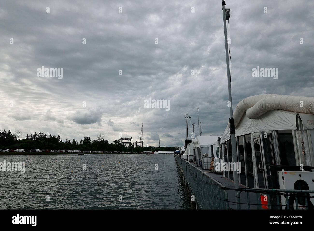 Montreal, Kanada. 07th June, 2024. 07.06.2024, Circuit Gilles-Villeneuve, Montreal, FORMULA 1 AWS GRAND PRIX DU CANADA 2024, in the picture dark clouds over the track in Montreal. Credit: dpa/Alamy Live News Stock Photo