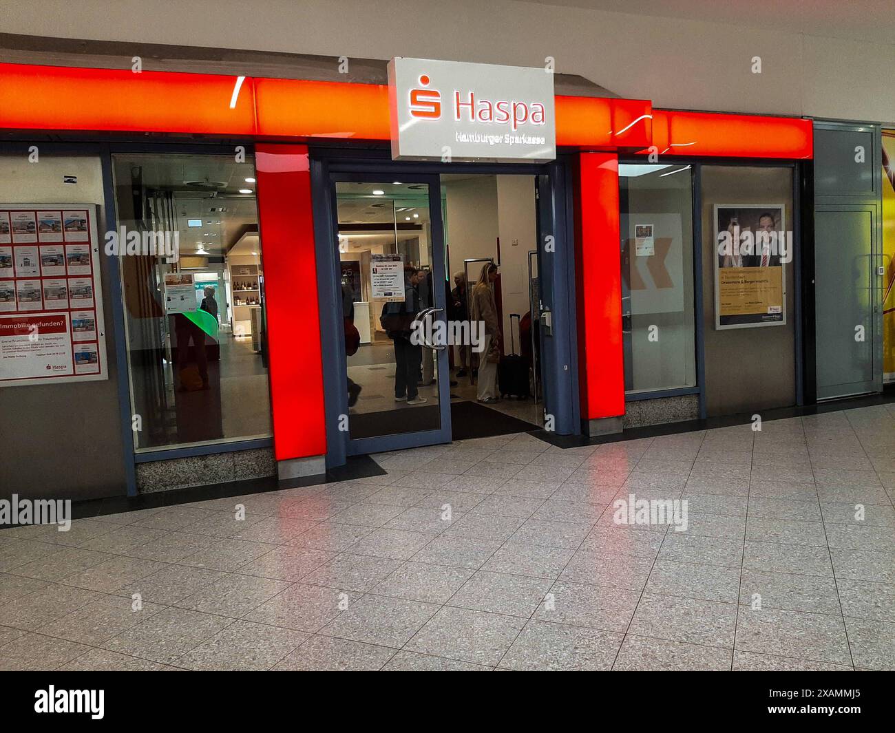 Haspa Filiale *** Haspa branch Copyright xLobeca/RHx Stock Photo Alamy