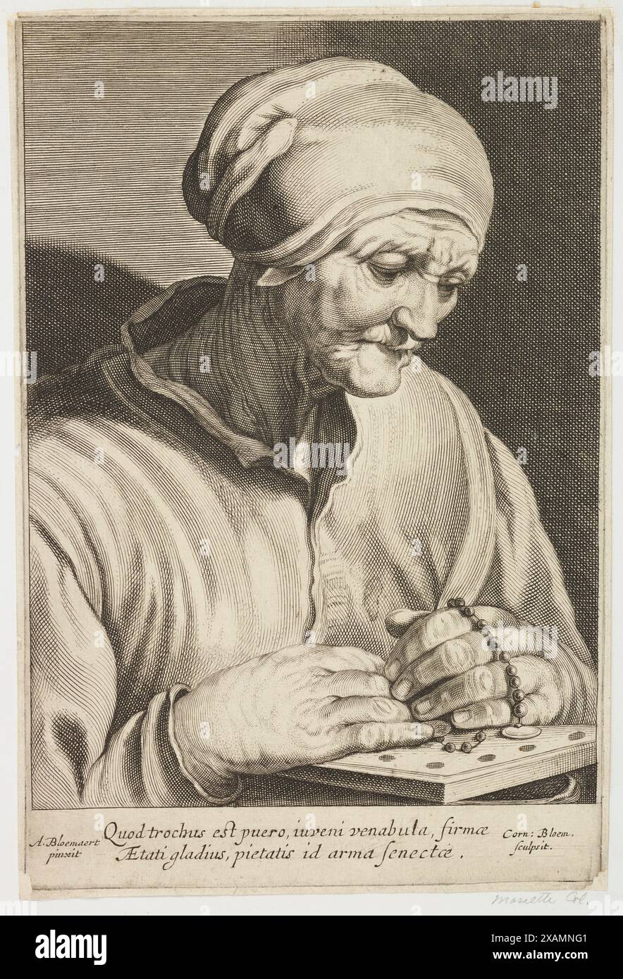 Old catholic woman praying rosary hi-res stock photography and images ...