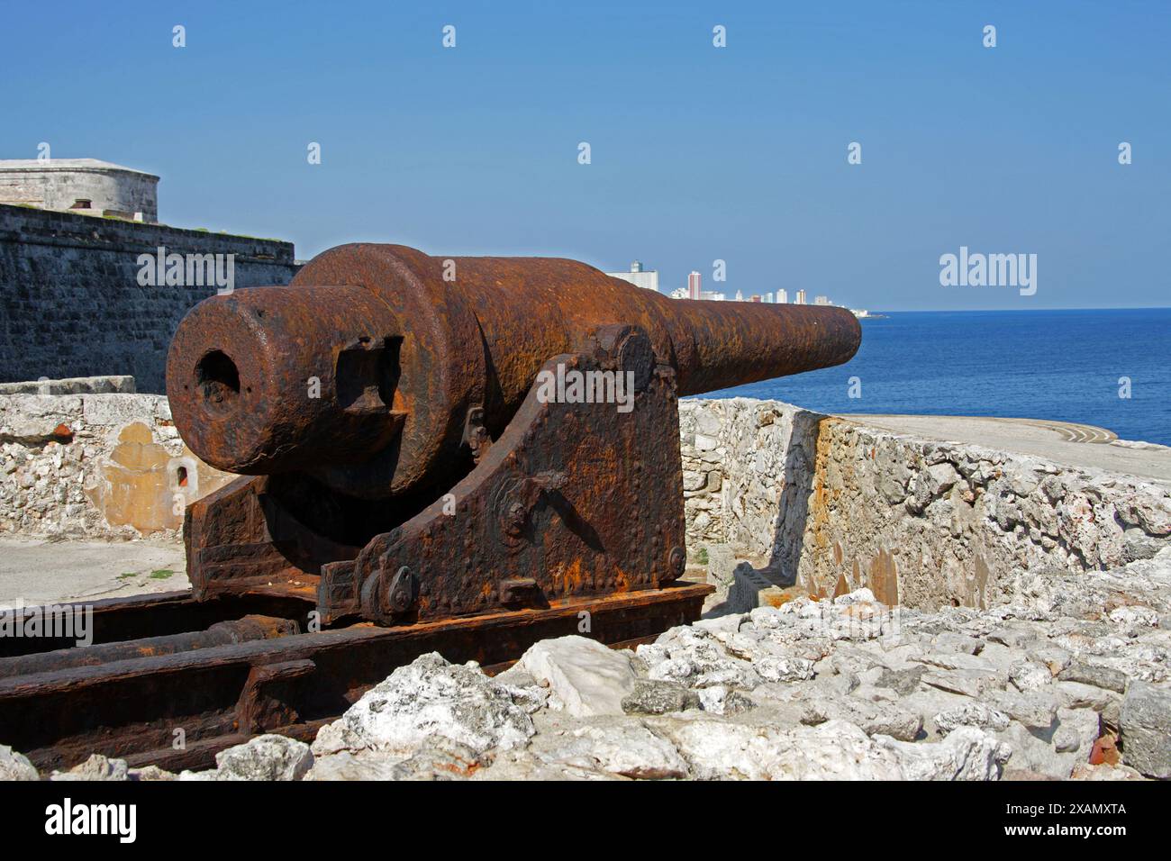 Rusty Cannon. The Morro Castle / Castillo de los Tres Reyes Magos del ...