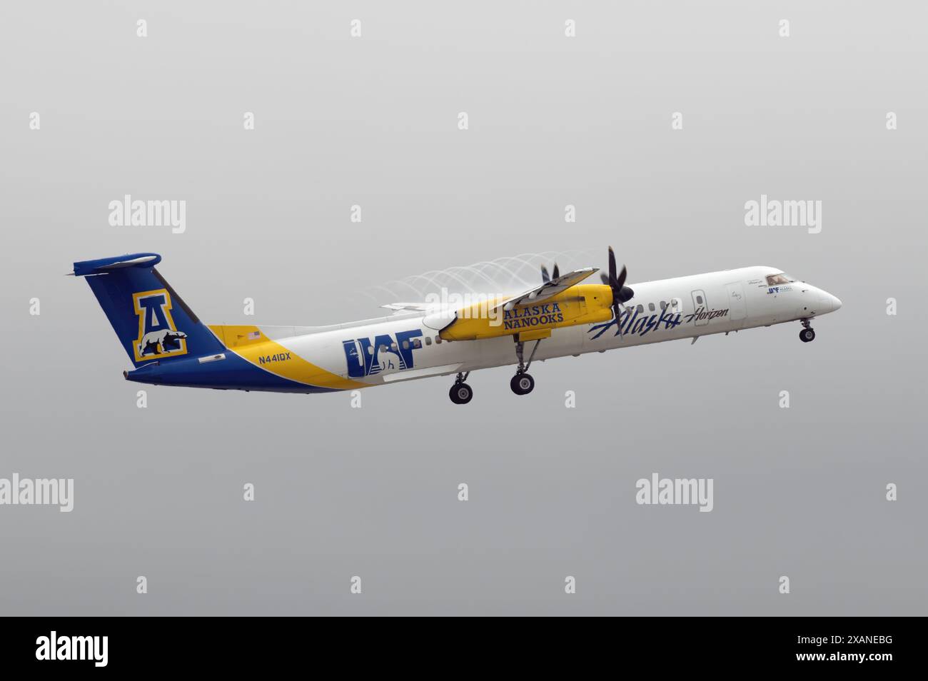 Alaska horizon dash 8 q400 hi-res stock photography and images - Alamy