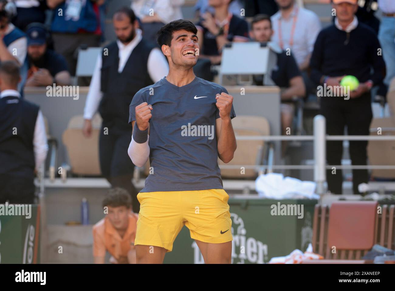 Paris, France. 07th June, 2024. Carlos Alcaraz of Spain celebrates winning the semifinal against Jannik Sinner of Italy on day 12 of the 2024 French Open, Roland-Garros 2024, Grand Slam tennis tournament on June 7, 2024 at Roland-Garros stadium in Paris, France - Photo Jean Catuffe/DPPI Credit: DPPI Media/Alamy Live News Stock Photo