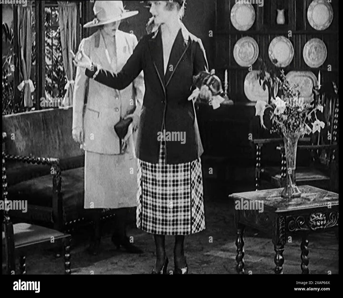 1920s fashion skirt hi res stock photography and images Page 2 Alamy