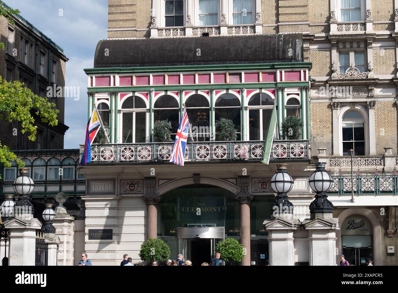 The Claremont Hotel Next To Charing Cross Station In London Stock Photo the-claremont-hotel-next-to-charing-cross-station-in-london-stock-photo