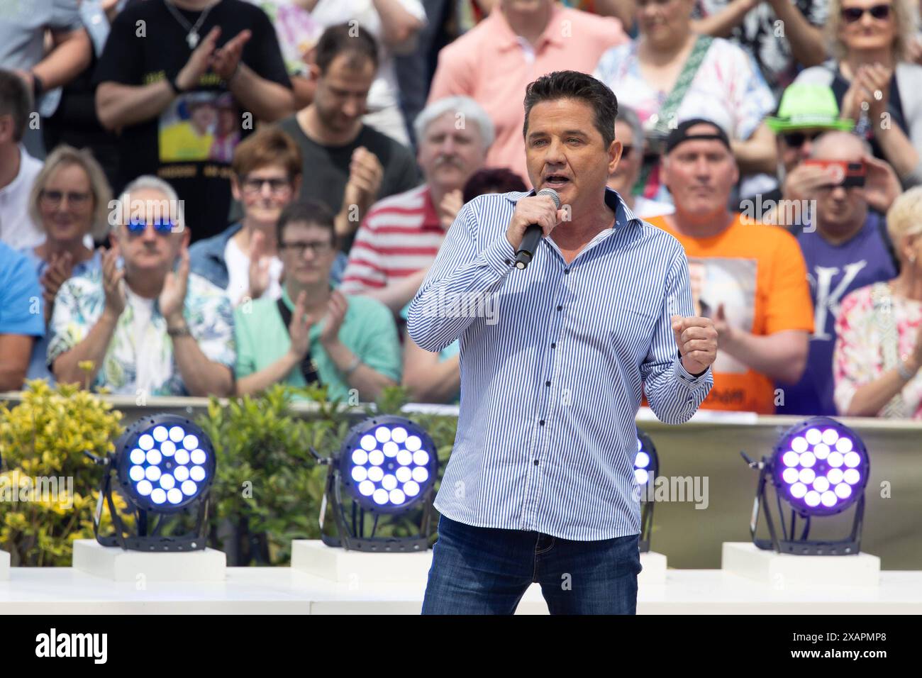 Mainz Schlagersaenger Michael Morgan beim ZDF-Fernsehgarten am 26.05. ...