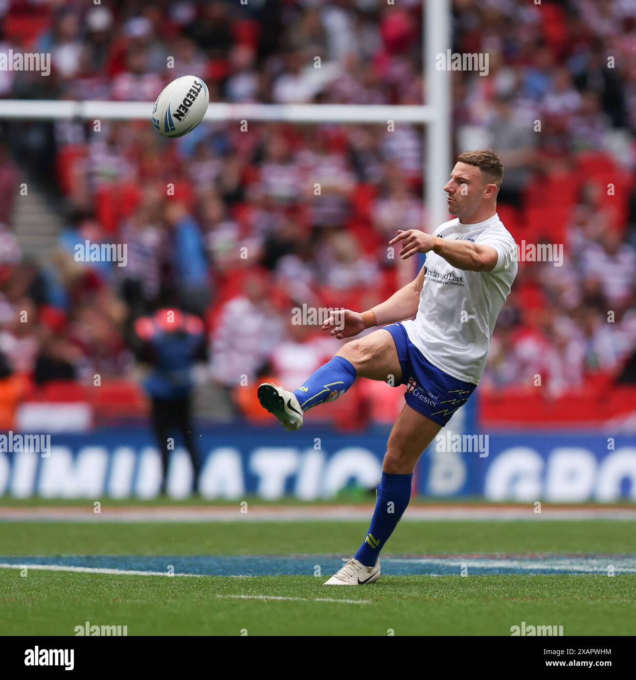 London, UK. 08th June, 2024. George Williams of Warrington Wolves warms up during the Challenge Cup Final match between Warrington Wolves and Wigan Warriors at Wembley Stadium, London, England on 8 June 2024. Photo by Ken Sparks. Editorial use only, license required for commercial use. No use in betting, games or a single club/league/player publications. Credit: UK Sports Pics Ltd/Alamy Live News Stock Photo