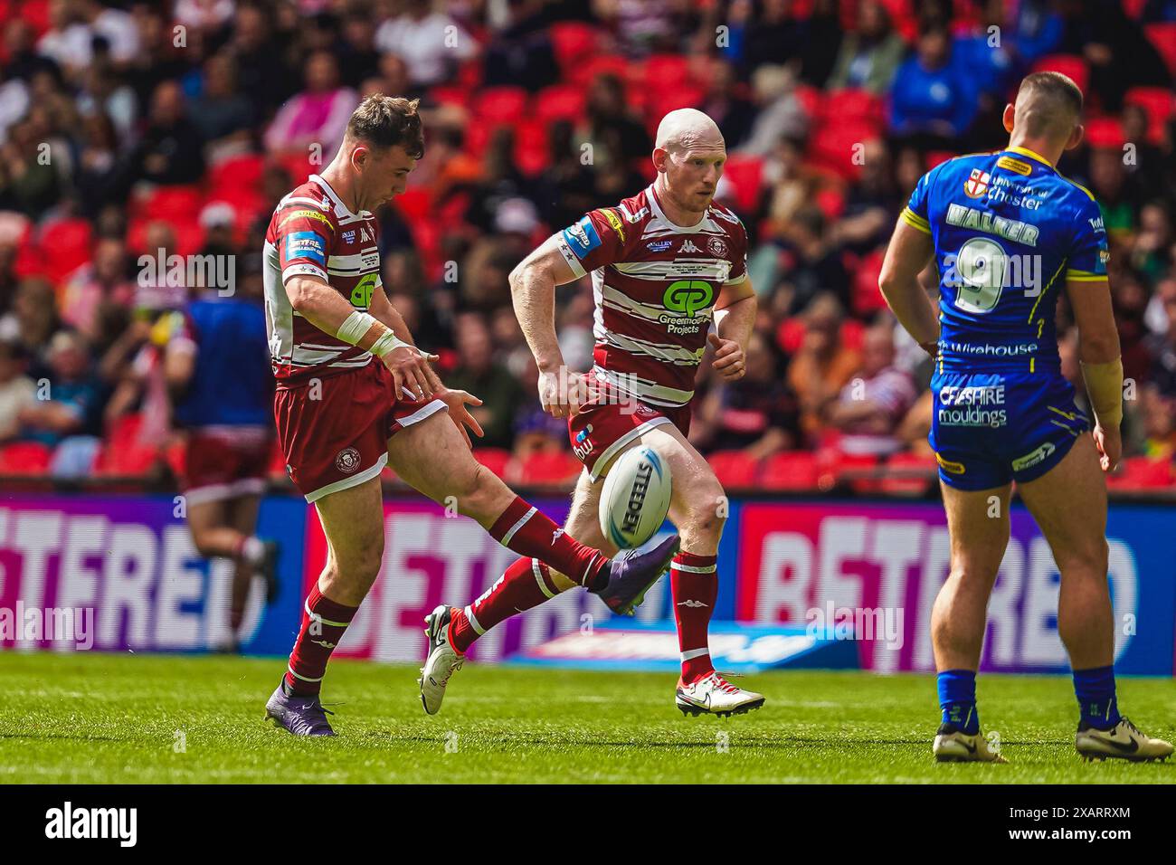 Wembley, London, UK. 8th June, 2024. Betfred Challenge Cup Final Rugby: Warrington Wolves Vs Wigan Warriors at Wembley Stadium. Harry Smith with during the Wigan attack. Credit James Giblin Photography/Alamy Live News. Stock Photo