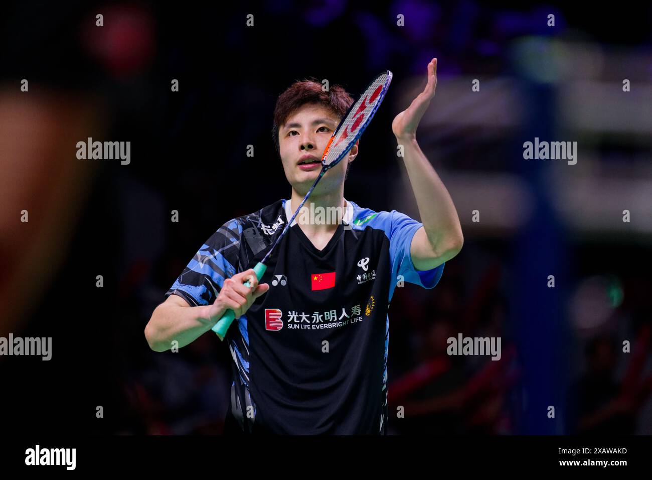 Jakarta, Indonesia. 08th June, 2024. SHI Yu Qi of China thanks the crowd after the singles match on day five of the Kapal Api Indonesia Open against LI Shi Feng of China at the Istora Gelora Bung Karno on June 8, 2024 in Jakarta, Indonesia Credit: IOIO IMAGES/Alamy Live News Stock Photo