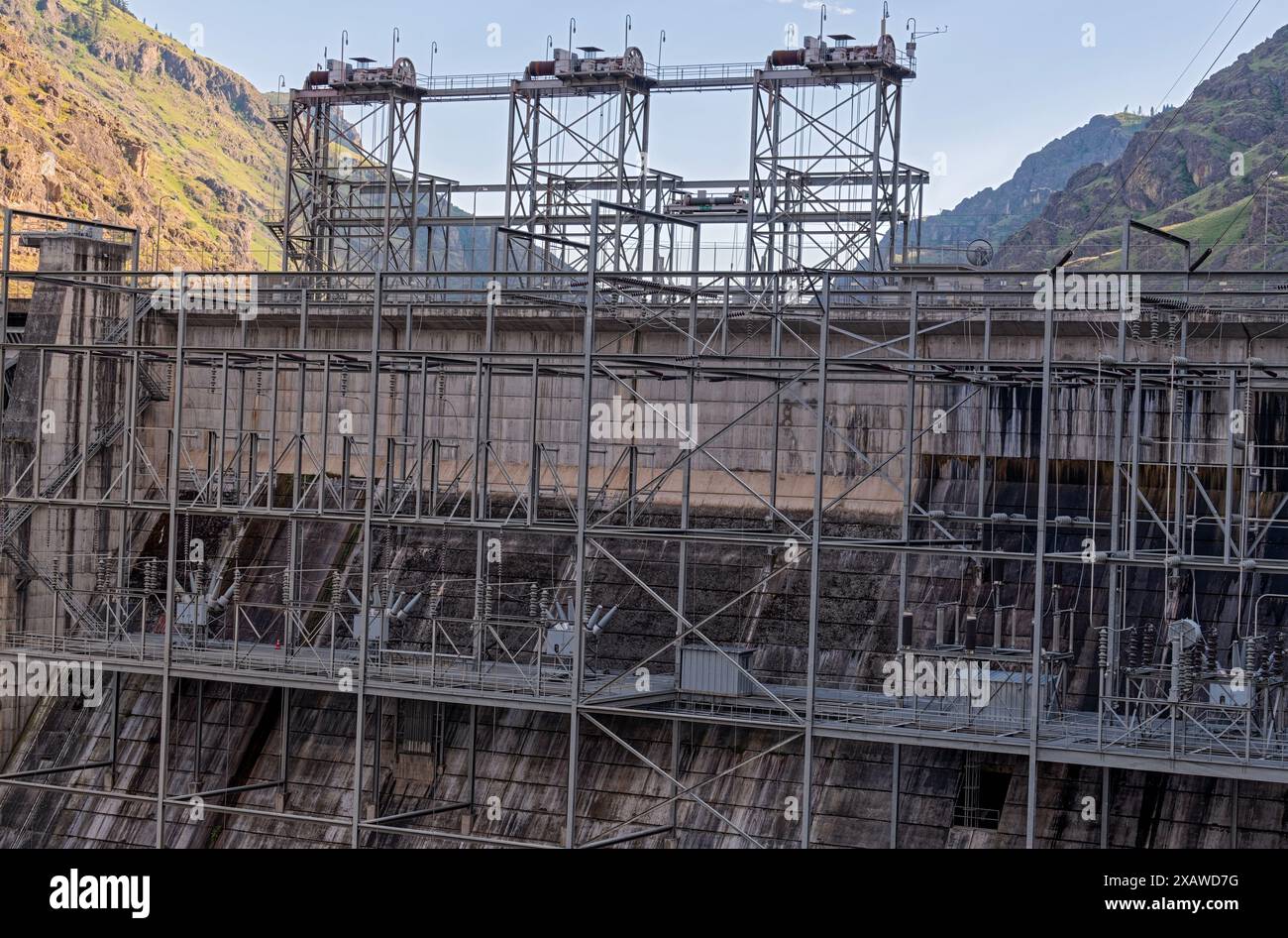 Gate controls at the top of the Hells Canyon Dam on the Oregon Idaho ...