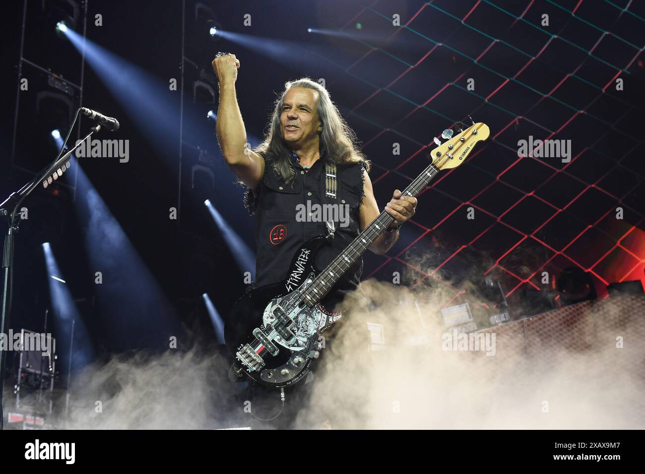 london-england-june-08-pawe-m-ciwoda-of-scorpions-performing-at