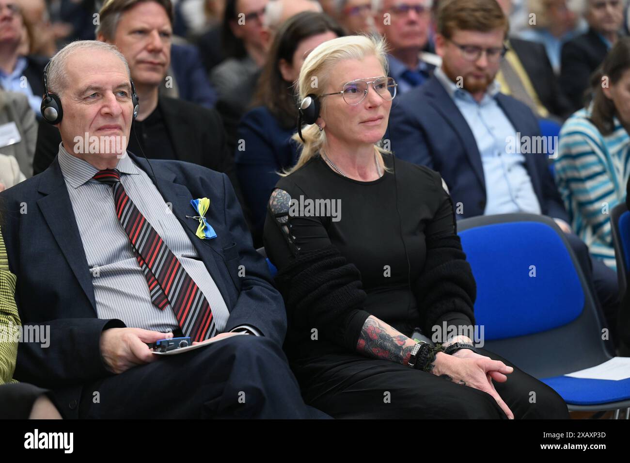 Yevhen Zacharow für Menschenrechtsgruppe Charkiw und Sanitäterin Julia