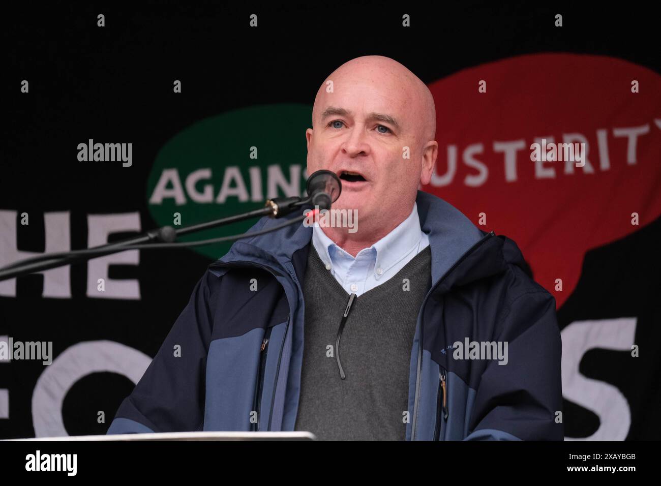 London, UK. 5th Nov 2022. Mick Lynch addresses the thousands of Trades Union supporters at the People’s Assembly. Credit Mark Lear / Alamy Stock Photo