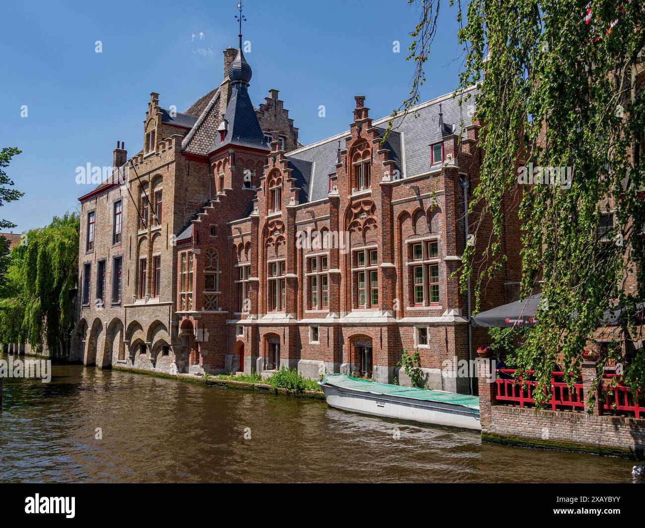 Elegant historic buildings stand hi-res stock photography and images ...