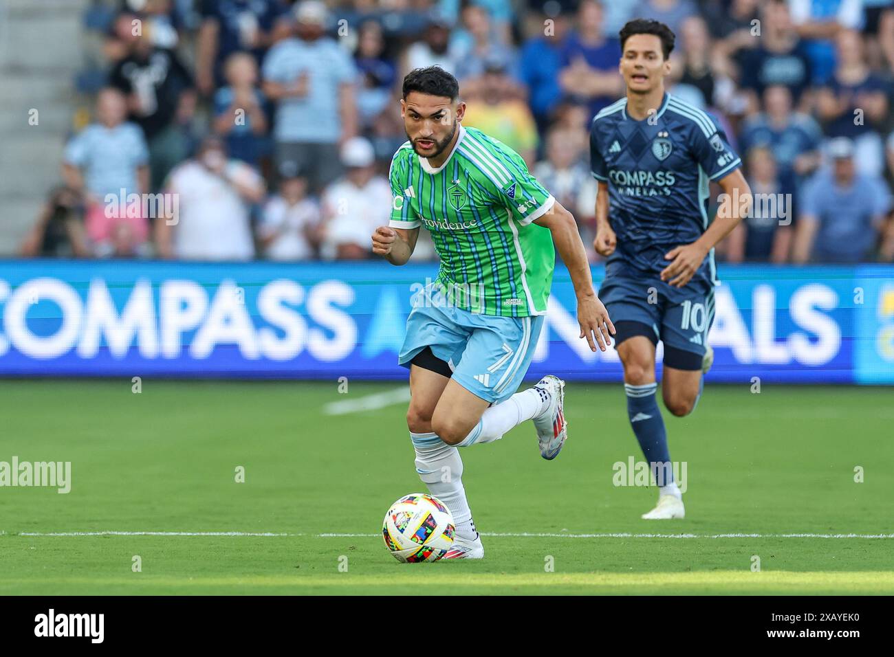 Kansas City, KS, USA. 8th June, 2024. Seattle Sounders FC midfielder ...