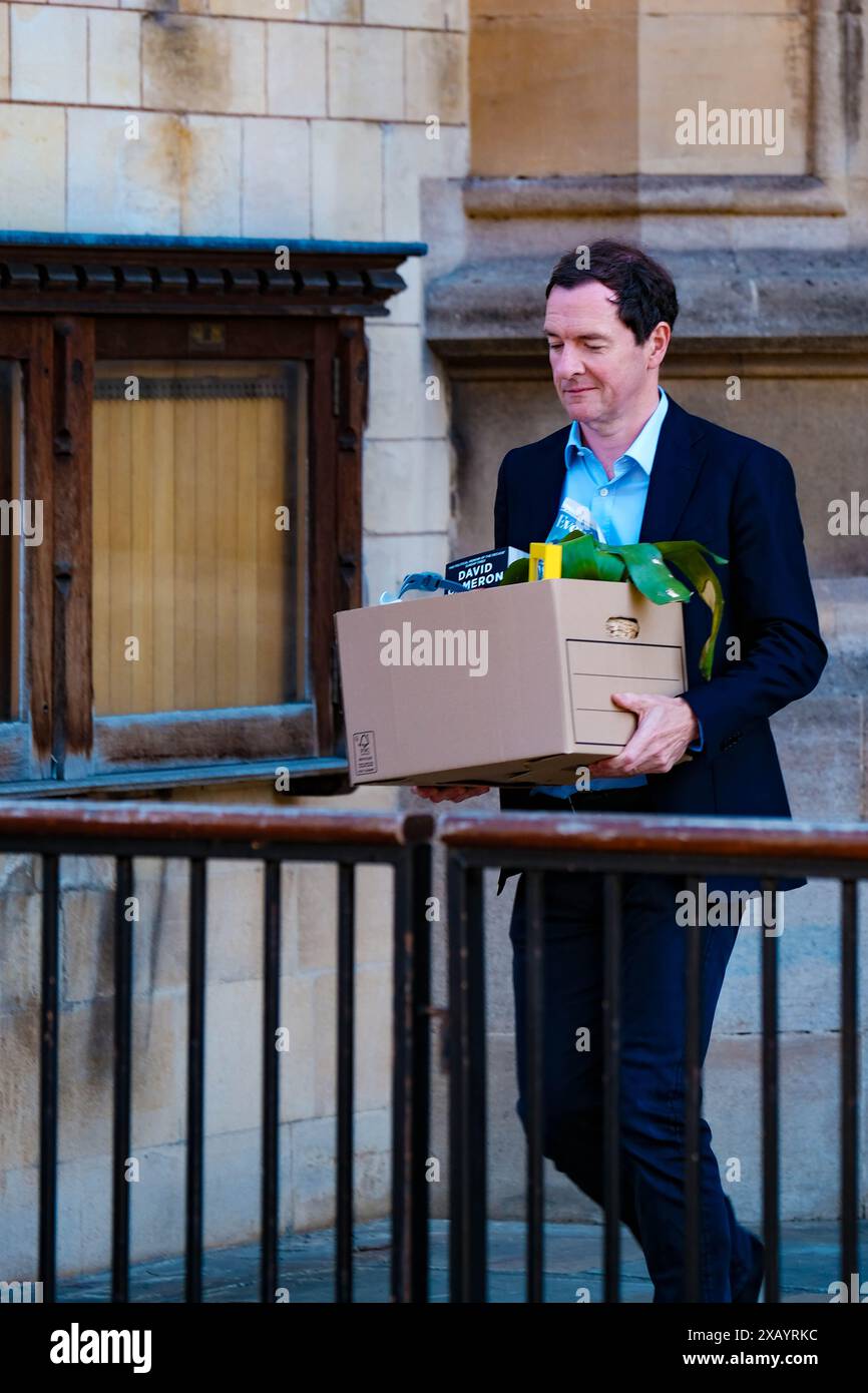 Houses of Parliament, London, UK. 4th Sept 2023. Former Chancellor of the Exchequer, George Osborne, ‘fakes’, leaving the Houses of Parliament. Stock Photo