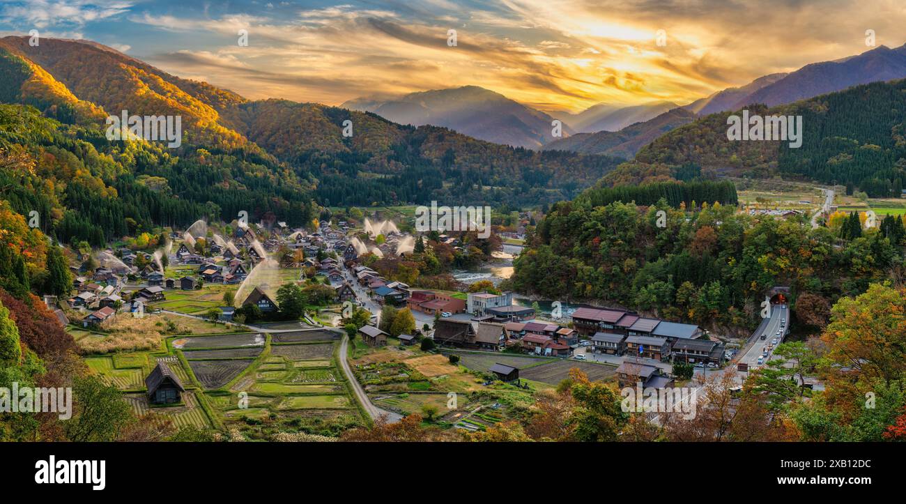 No. 1【初夏の紀の川里風景】 Japanese village sunset hi-res stock photography and images - Alamy
