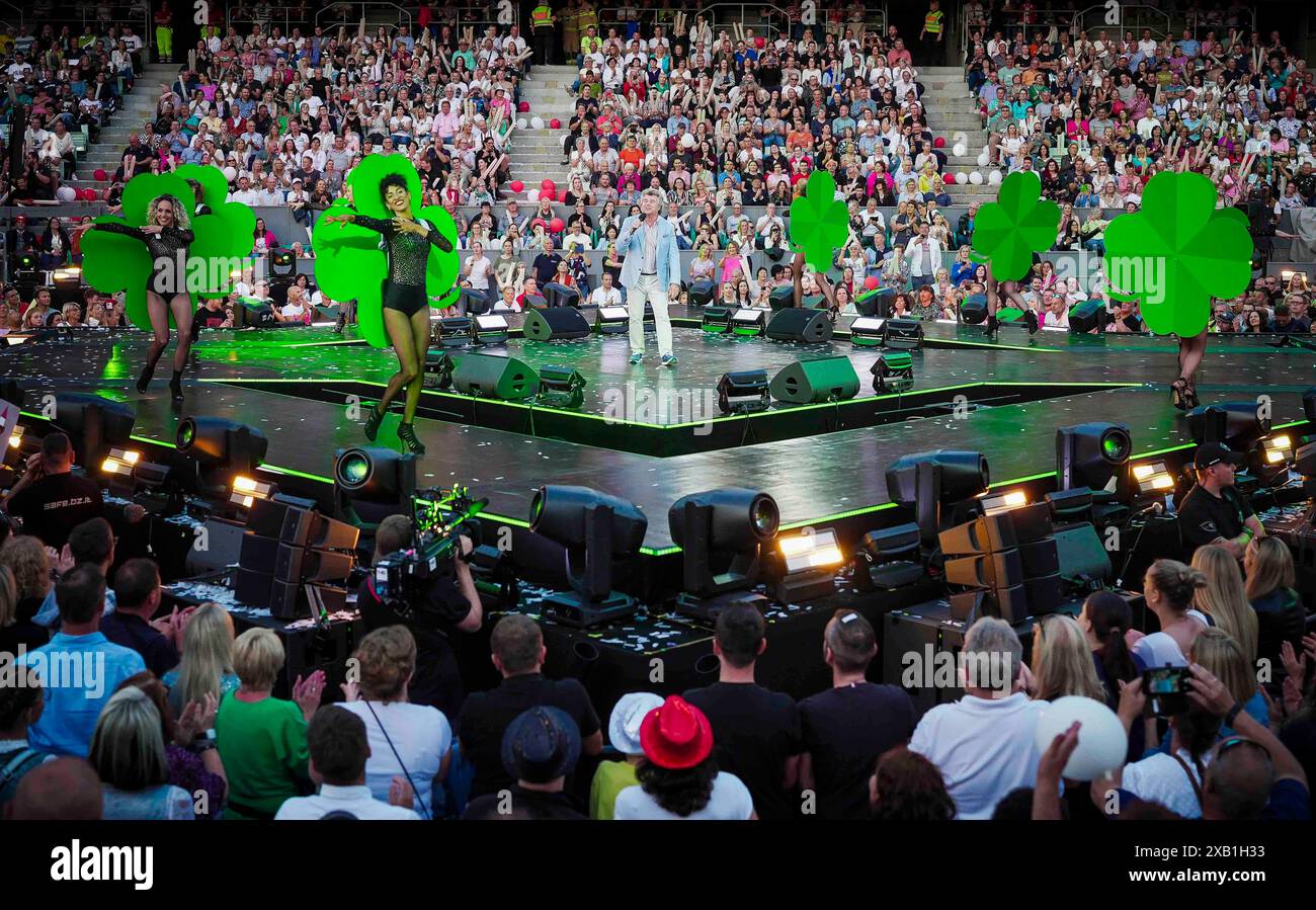  Foto zu 07.06.2024, Kitzbühel, AUT, Unterwegs in Tirol, Schlagerboom 2024 