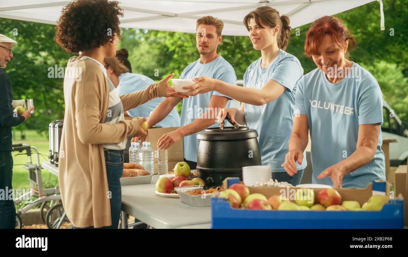 The Concept of Giving: Homeless People Reach Out To Free Volunteer ...
