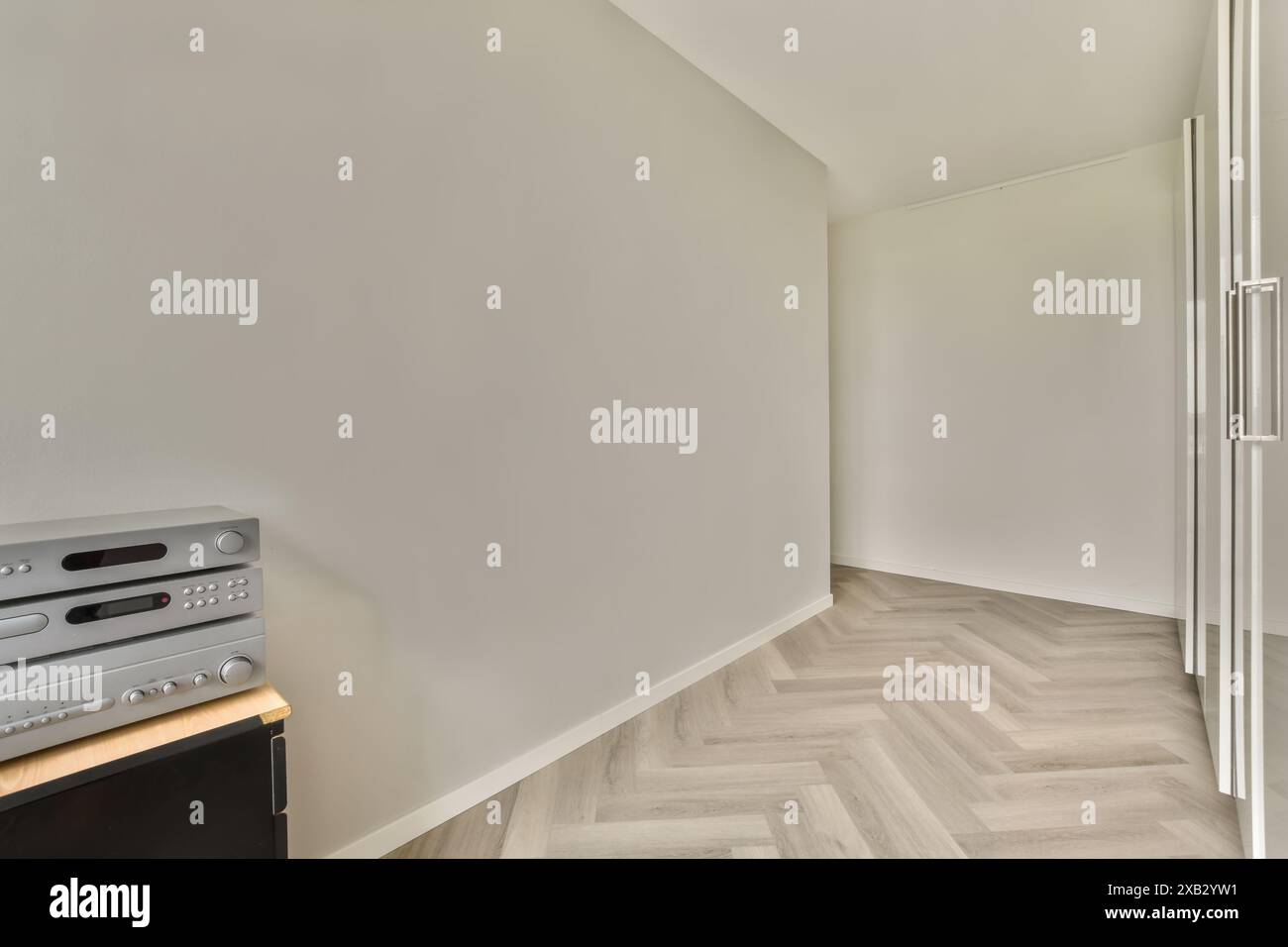 Picture of Should every wall have something on it? Interior designers settle the ...