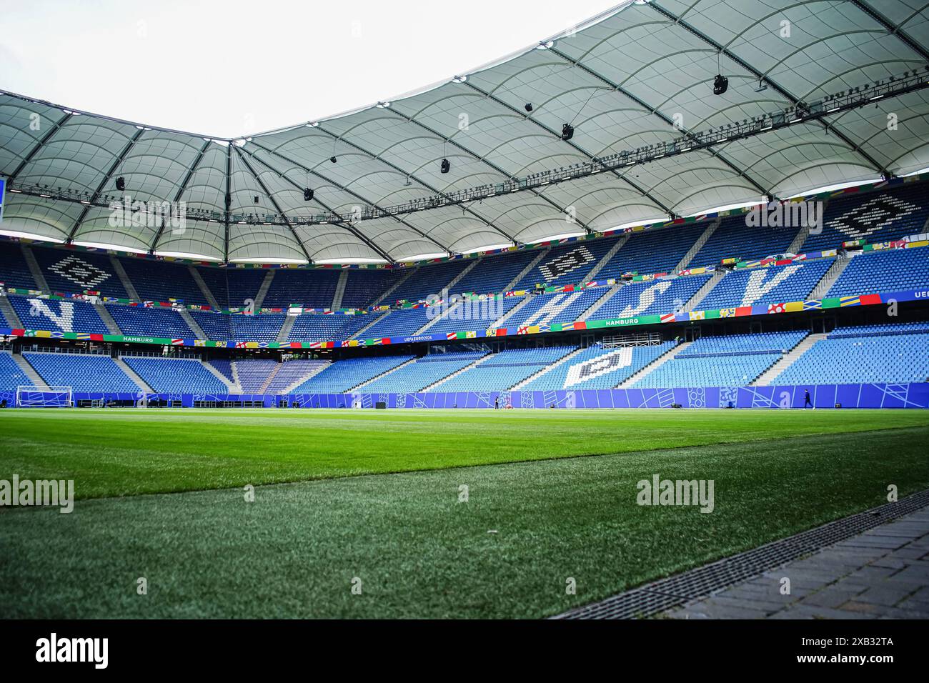 Stadionuebersicht Volksparkstadion mit UEFA EURO 2024 Branding GER