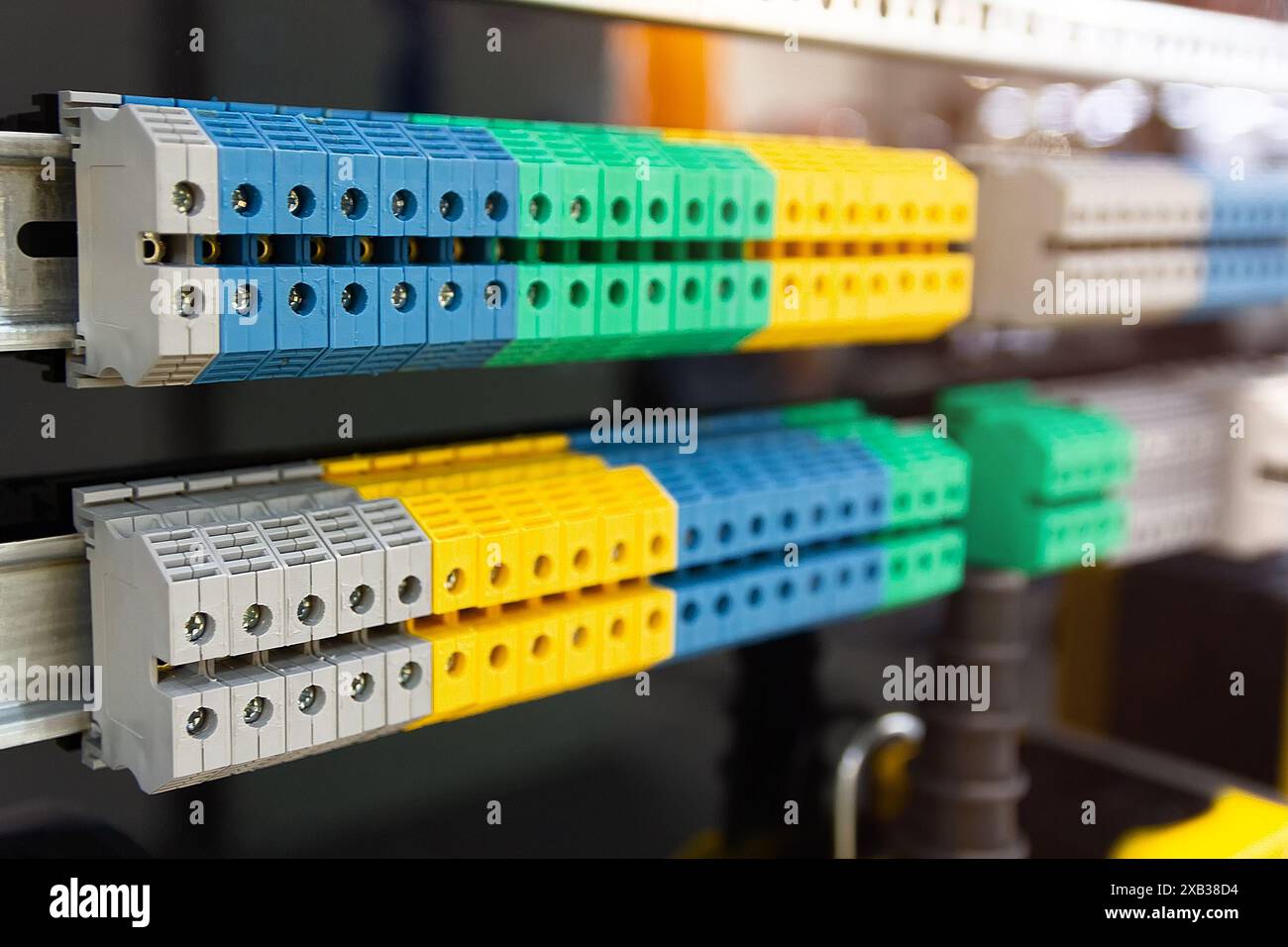 Rail wiring hi-res stock photography and images - Alamy