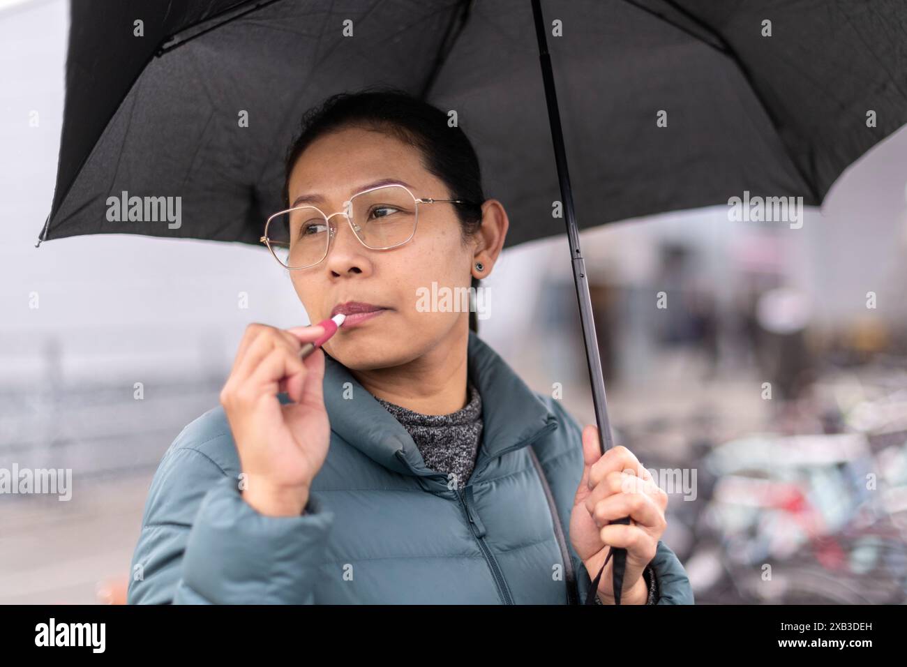 umbrella for cigarette Umbrella cigarette hi-res stock photography and images