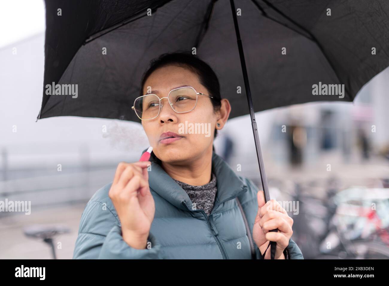 cigarette umbrella Umbrella cigarette hi-res stock photography and images