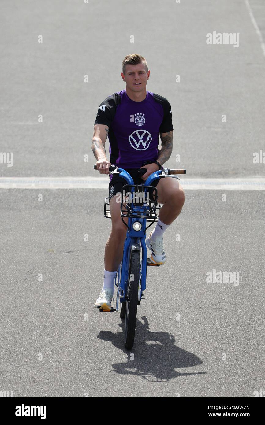  Foto zu 10 June 2024, Bavaria, Herzogenaurach: Soccer, preparation for the 