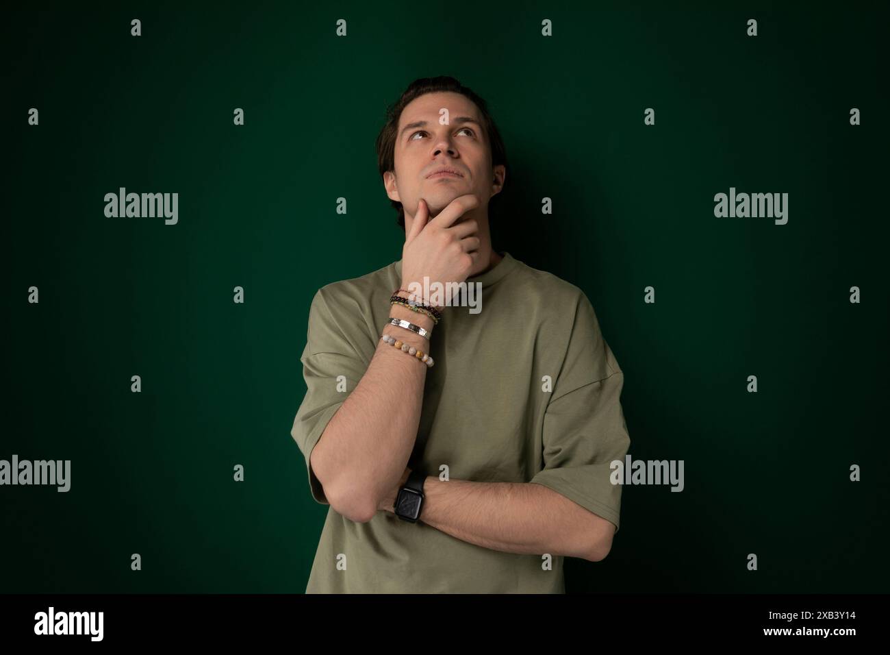 Man standing facing wall hi-res stock photography and images - Alamy