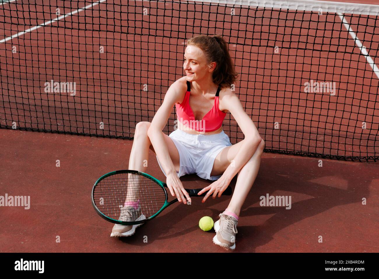 Beautiful women playing tennis hi-res stock photography and images - Page 7  - Alamy