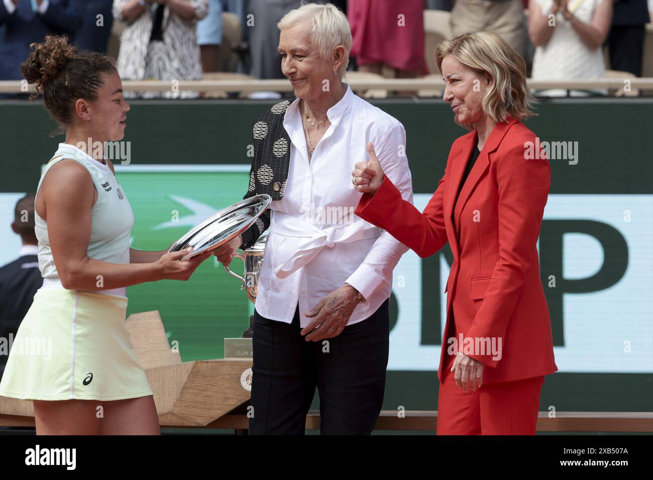 Finalist Jasmine Paolini of Italy,, Chris Evert, Martina Navratilova