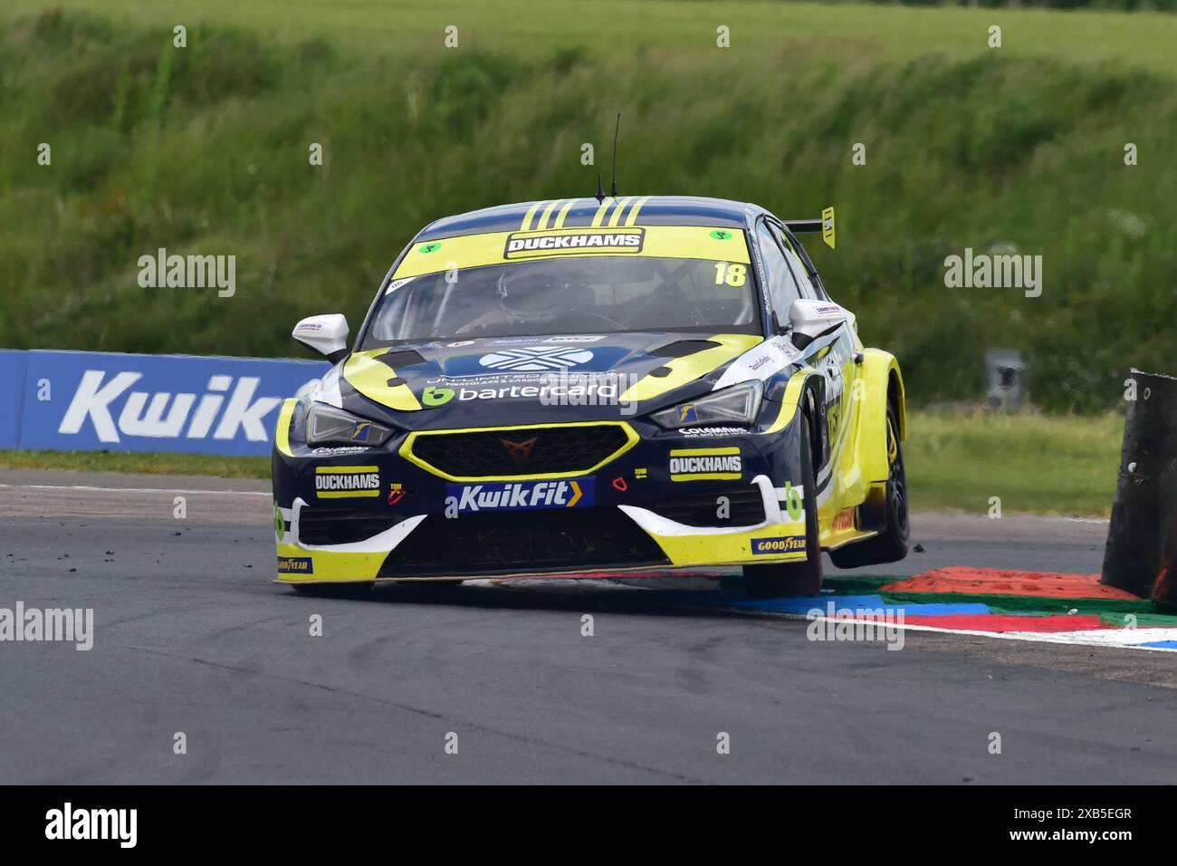 Daryl Deleon, Cupra Leon, Duckhams Racing with Bartercard, on three ...