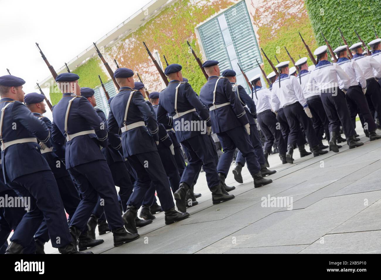 Wachbataillon der Bundeswehr 2024-06-10 Deutschland, Berlin - Aufzug ...