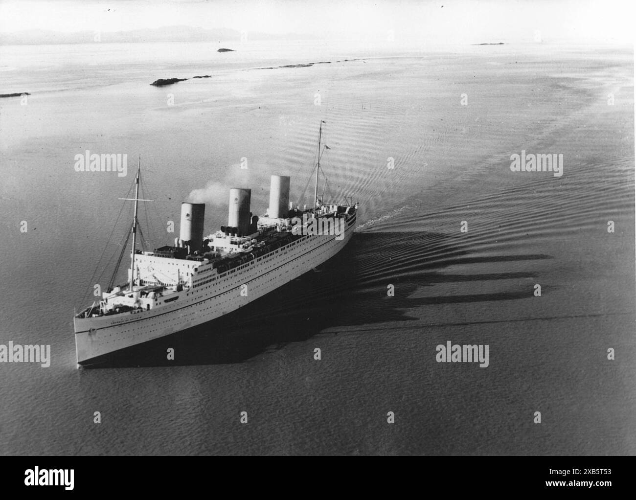 Empress of britain ship Black and White Stock Photos & Images - Alamy