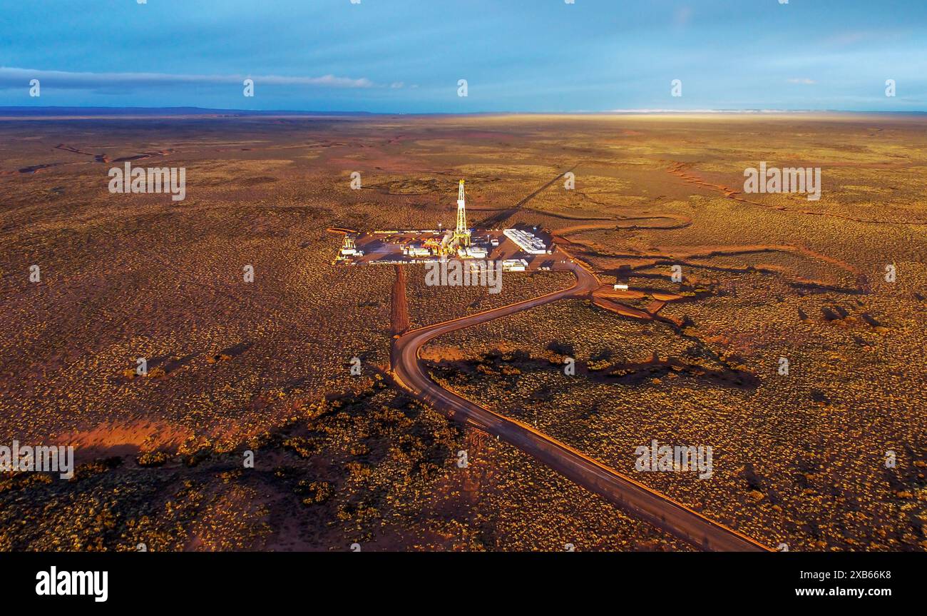 Horizontal drilling fracking hi-res stock photography and images - Alamy