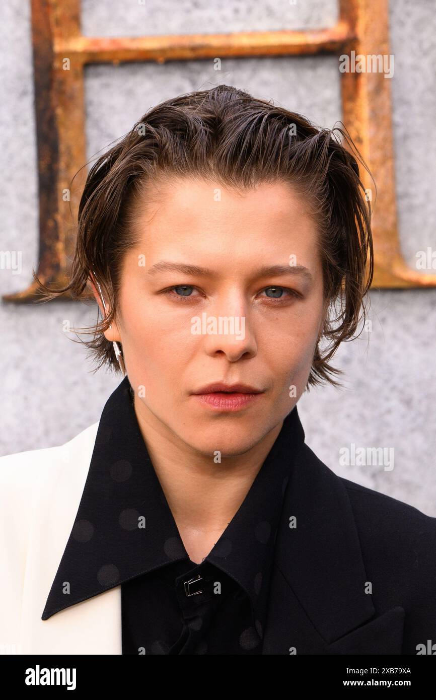 Emma d'arcy dragon hires stock photography and images Alamy(07)