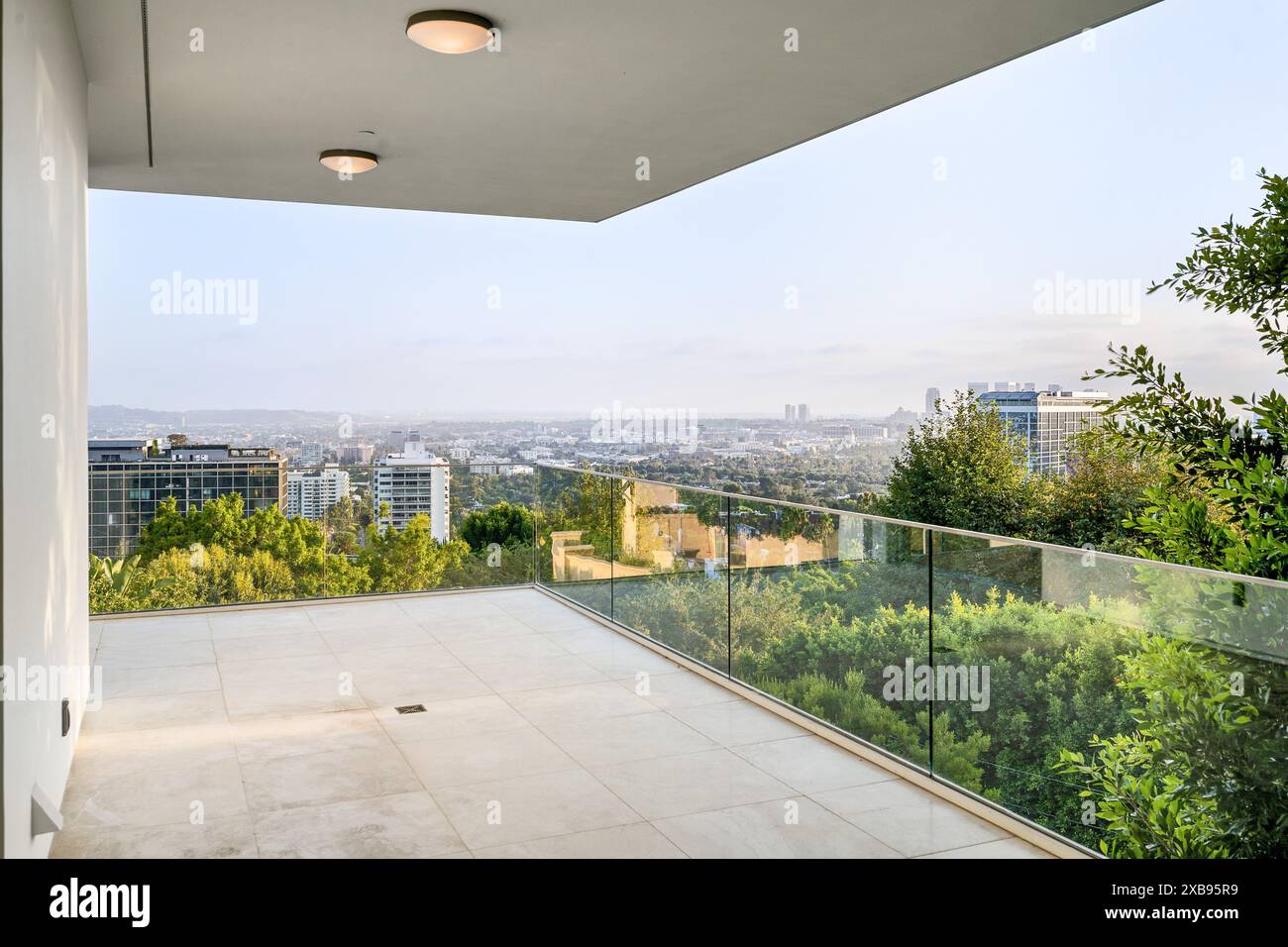 Glass railing hi-res stock photography and images - Alamy