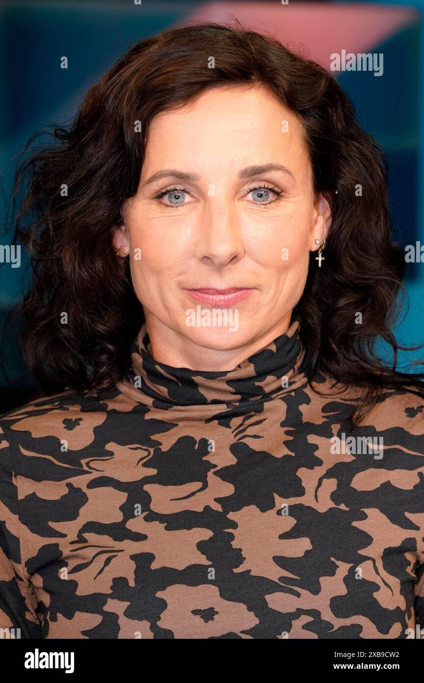 Juli Zeh In Der ARD-Talkshow Hart Aber Fair Im Studio Adlershof. Berlin