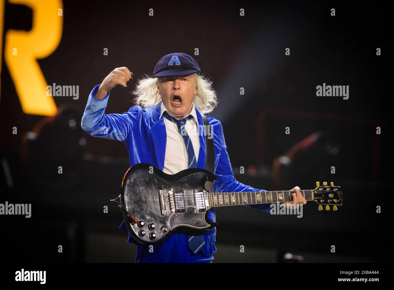 AC/DC Angus Young - Power Up Tour - Europa 2024 live im Olympiastadion ...
