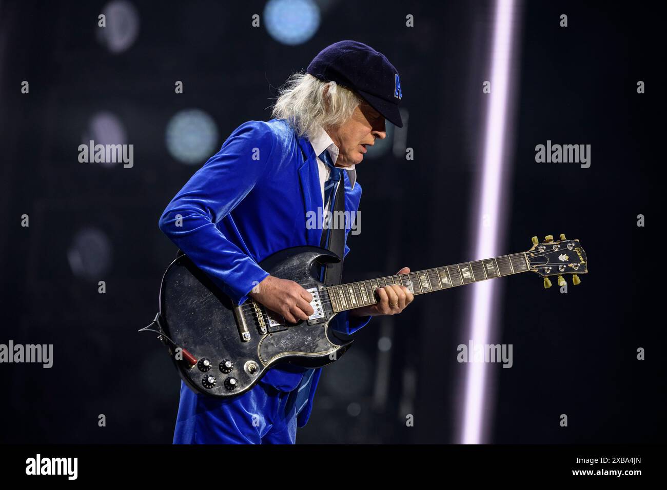 AC/DC Angus Young- Power Up Tour - Europa 2024 live im Olympiastadion ...