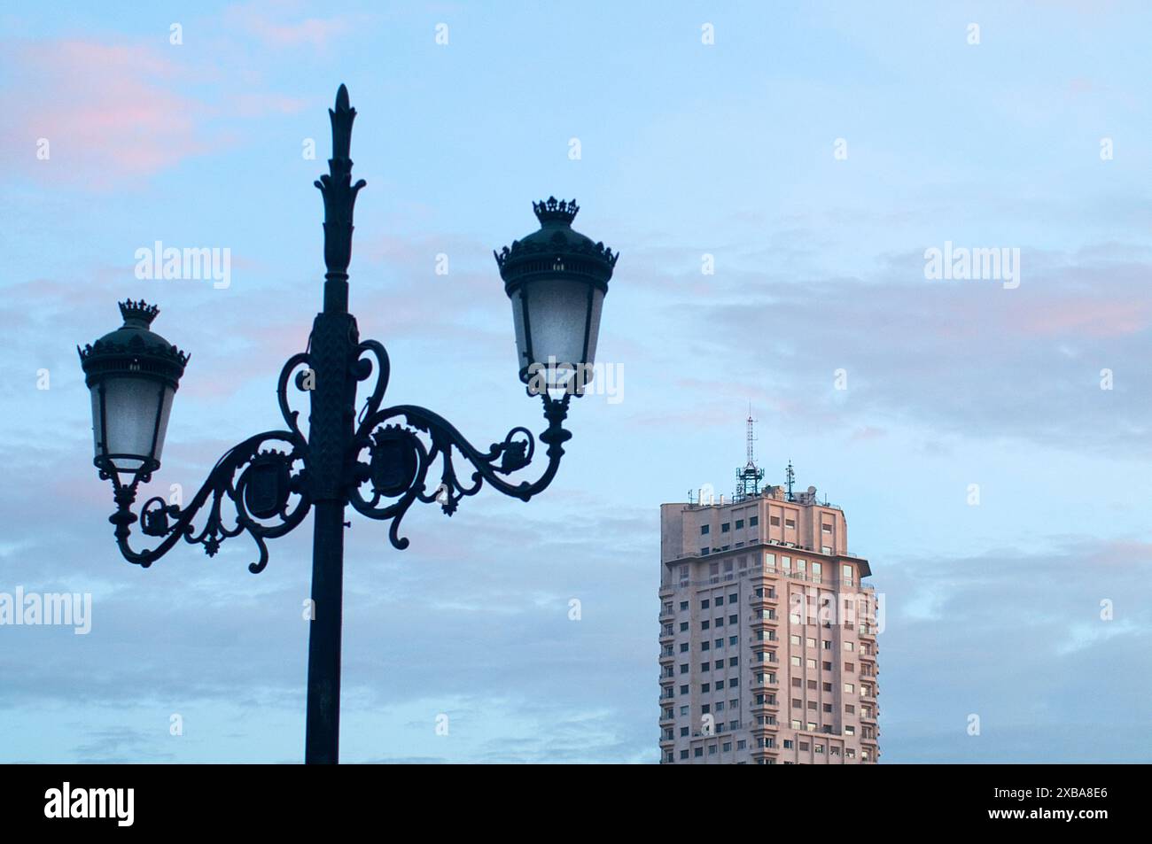 Sky Madrid Holly Strawberry Lamp