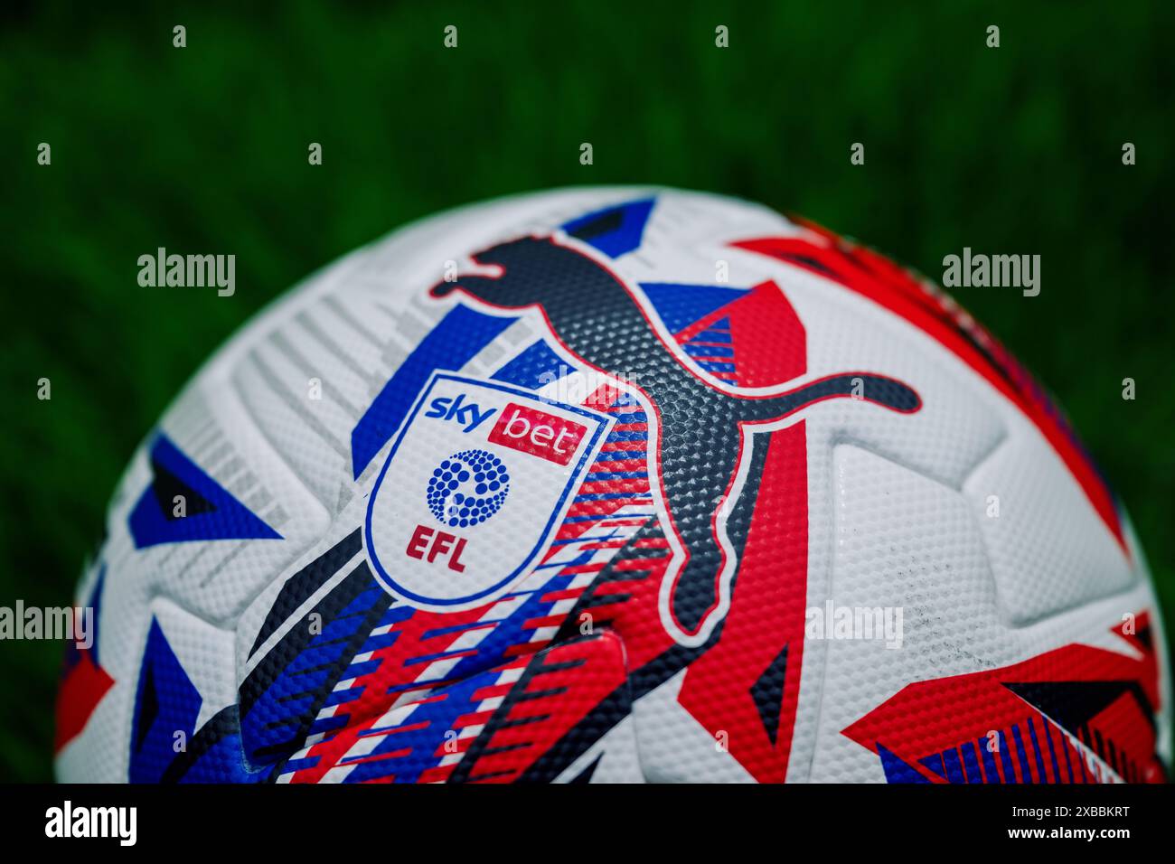 PUMA SKYBET EFL OFFICIAL MATCHBALL 2024/25 Stock Photo