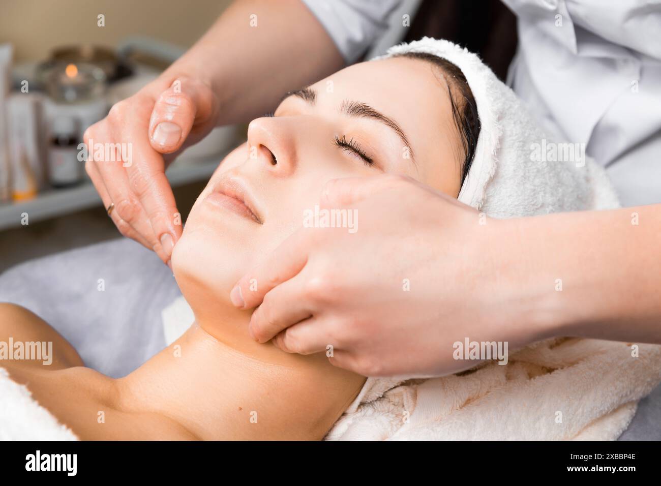 Beautician makes mask woman hi-res stock photography and images - Alamy