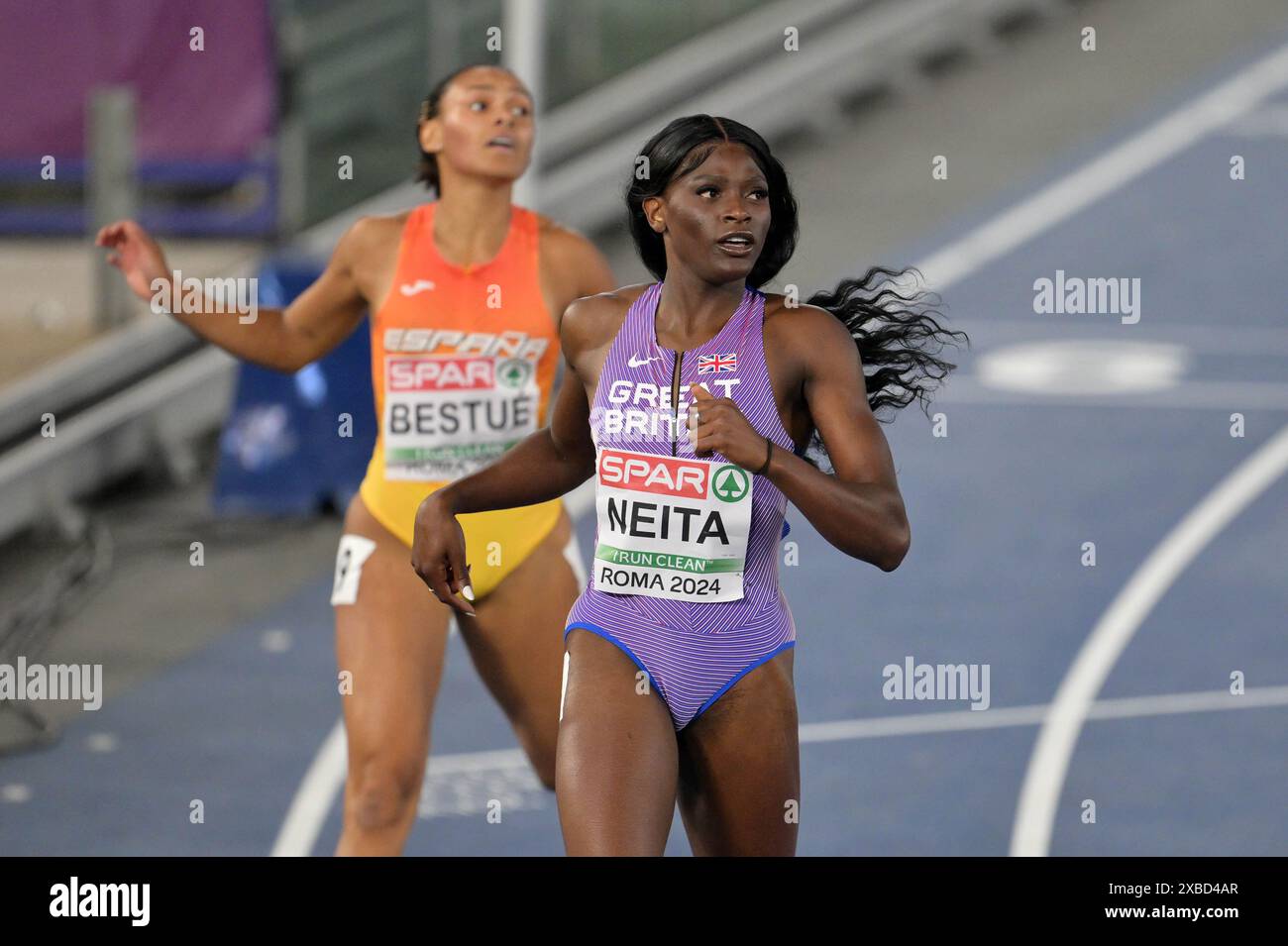 Daryll NEITA of Great Britain wins the silver medal in the women's 200 ...