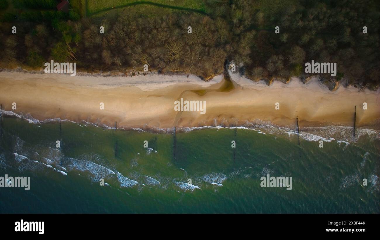 Aerial view empty beach sea hi-res stock photography and images - Alamy